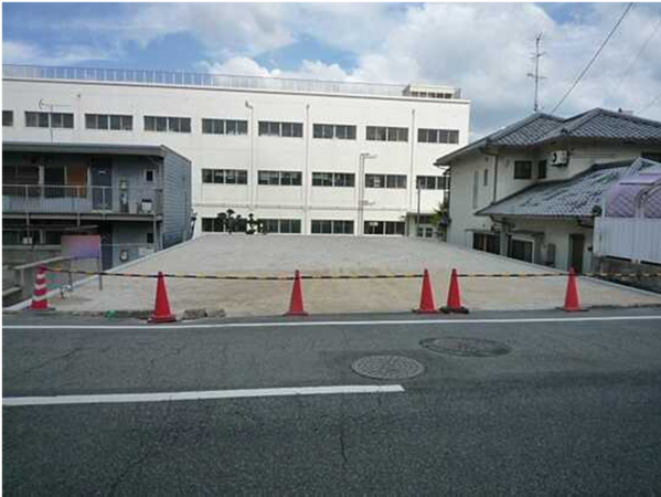 広島市南区青崎、土地の前面道路を含む現地写真画像です