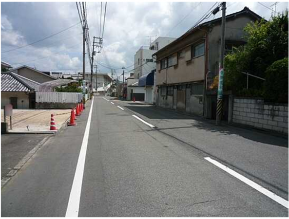 広島市南区青崎、土地の前面道路を含む現地写真画像です