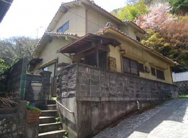 呉市二河峡町、中古一戸建ての画像です