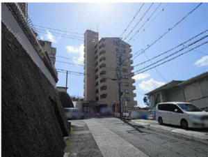 広島市東区牛田早稲田、マンションの外観画像です
