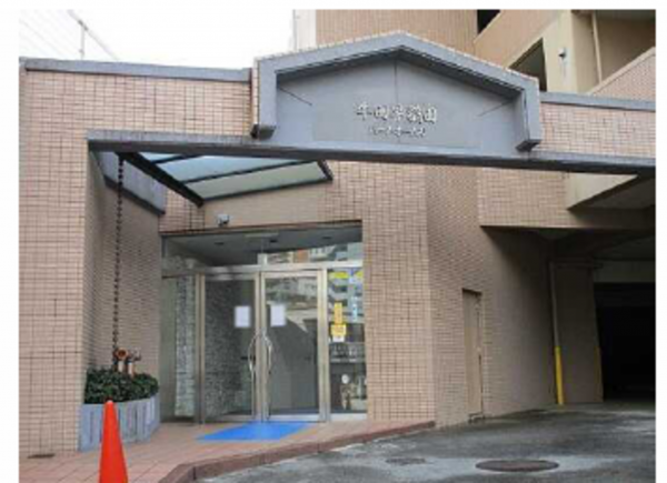 広島市東区牛田早稲田、マンションのエントランス画像です
