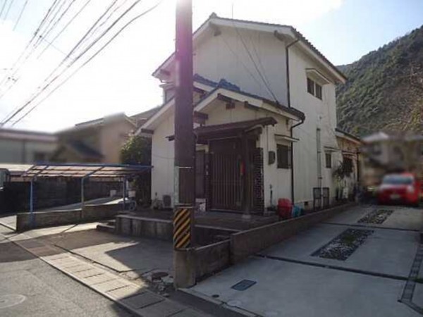呉市広石内、中古一戸建ての画像です