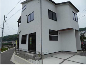 広島市東区上温品、中古一戸建ての外観画像です