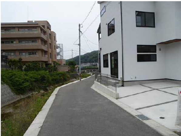 広島市東区上温品、中古一戸建ての外観画像です