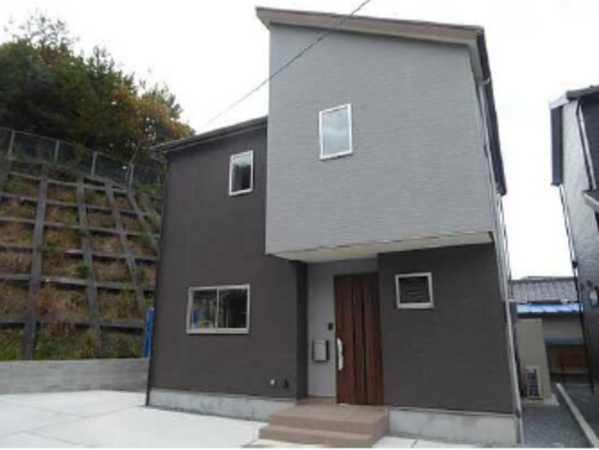 広島市東区上温品、新築一戸建ての外観画像です