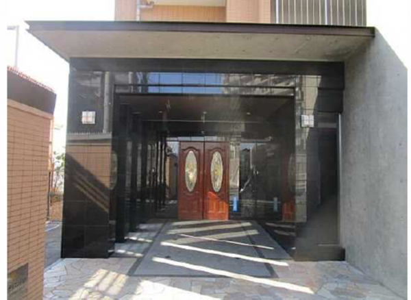 広島市東区東山町、マンションのエントランス画像です