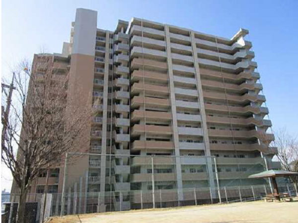 広島市東区東山町、マンションの外観画像です
