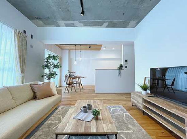 広島市東区戸坂新町、マンションの居間画像です