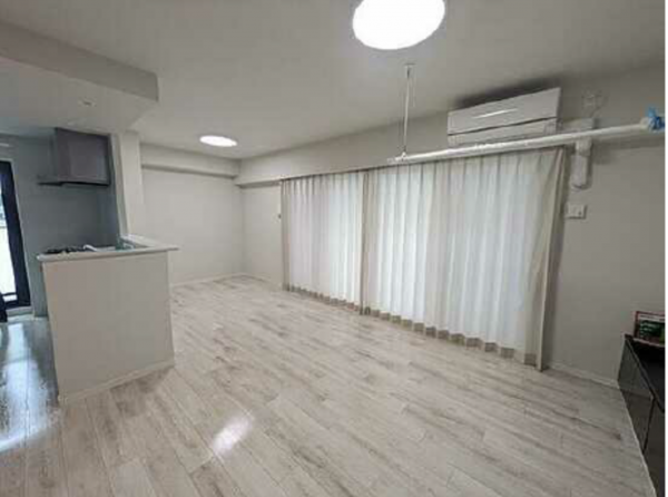 広島市東区戸坂千足、マンションの居間画像です