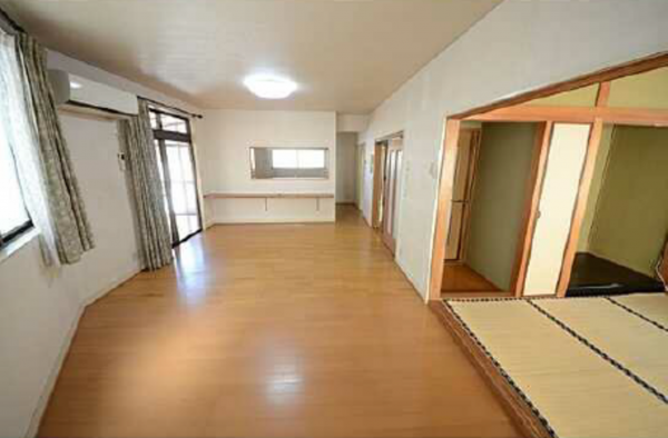 広島市東区戸坂山根、中古一戸建ての居間画像です