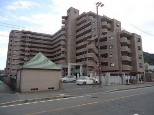 呉市仁方桟橋通、マンションの画像です