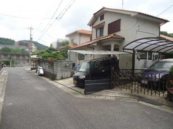 呉市焼山西、中古一戸建ての画像です