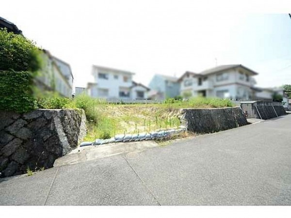呉市焼山中央、土地の画像です
