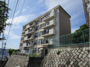 広島市東区山根町、マンションの外観画像です