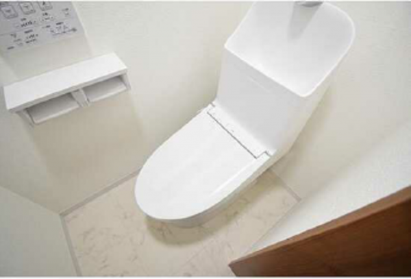 広島市西区楠木町、中古一戸建てのトイレ画像です