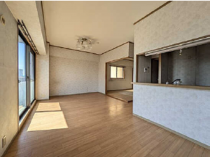 広島市中区舟入本町、マンションの居間画像です