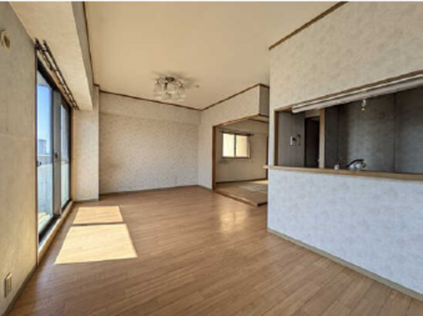 広島市中区舟入本町、マンションの居間画像です