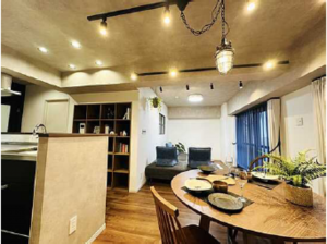 広島市中区本川町、マンションの居間画像です