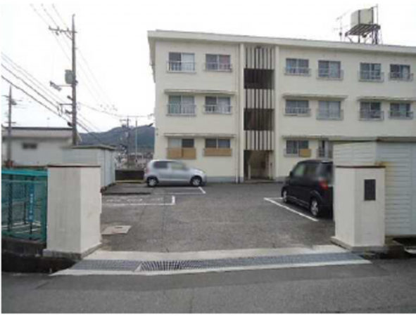 呉市焼山東、マンションの画像です