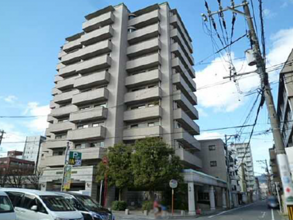 広島市中区猫屋町、マンションの外観画像です