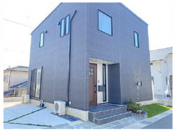 呉市焼山東、中古一戸建ての外観画像です