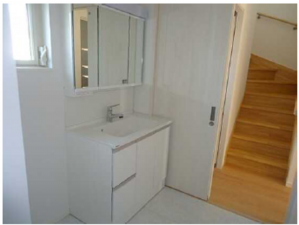 呉市焼山桜ヶ丘、中古一戸建ての洗面画像です