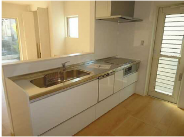 呉市焼山桜ヶ丘、中古一戸建てのキッチン画像です