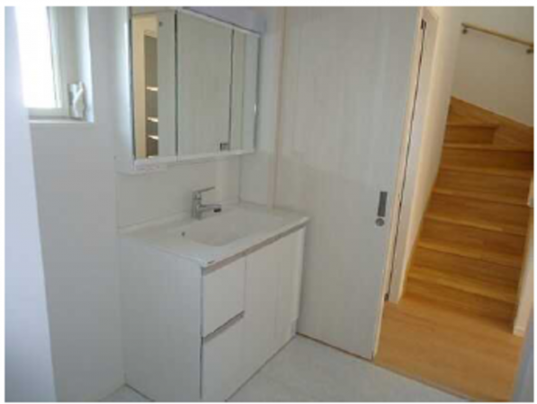 呉市焼山桜ヶ丘、中古一戸建ての洗面画像です