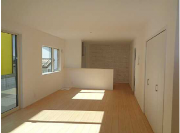 呉市焼山東、中古一戸建ての居間画像です