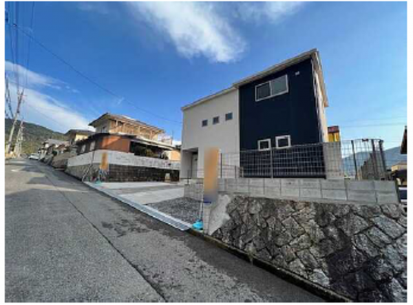 呉市焼山東、中古一戸建ての外観画像です