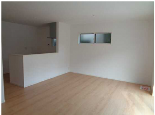 呉市広弁天橋町、中古一戸建ての居間画像です