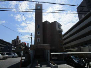 広島市東区戸坂千足、マンションの外観画像です