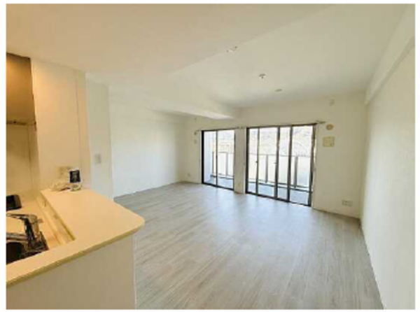 広島市西区南観音町、マンションの居間画像です