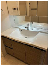 呉市広駅前、マンションの洗面画像です