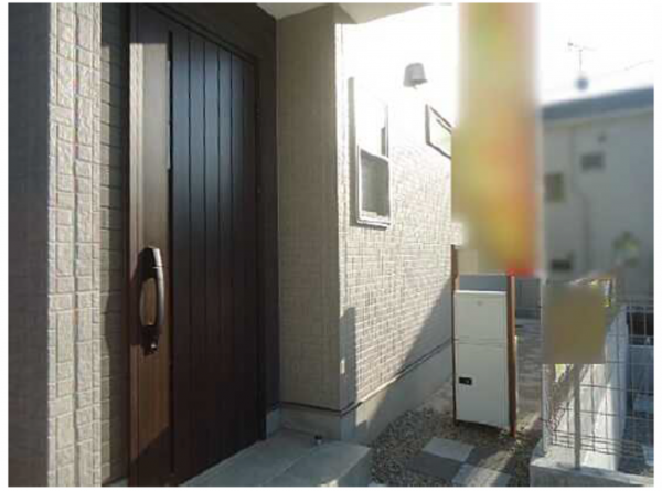 呉市広両谷、新築一戸建ての玄関画像です
