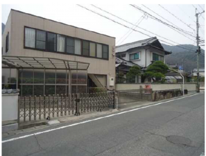 呉市天応西条、収益物件/店舗付住宅の外観画像です