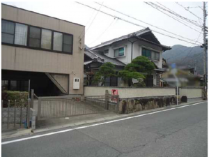 呉市天応西条、収益物件/店舗付住宅の外観画像です