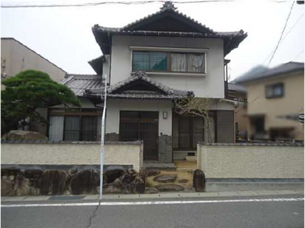 呉市天応西条、収益物件/店舗付住宅の外観画像です