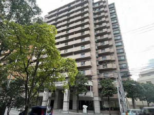 広島市中区西平塚町、マンションの外観画像です