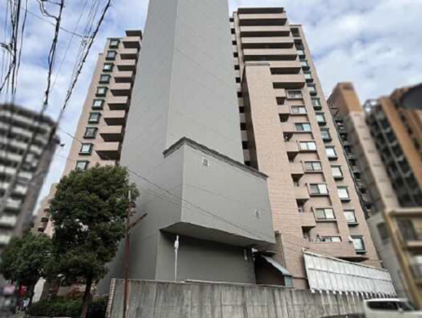 広島市中区西平塚町、マンションの外観画像です