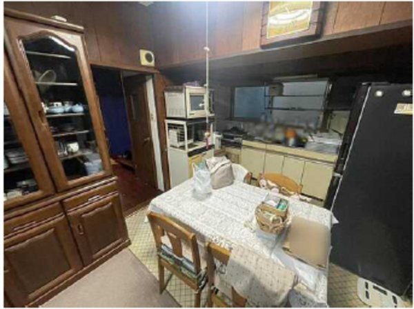 広島市西区己斐上、中古一戸建ての居間画像です