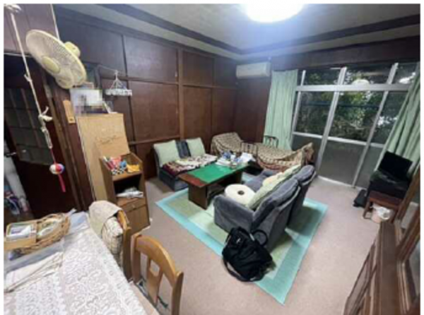 広島市西区己斐上、中古一戸建ての居間画像です