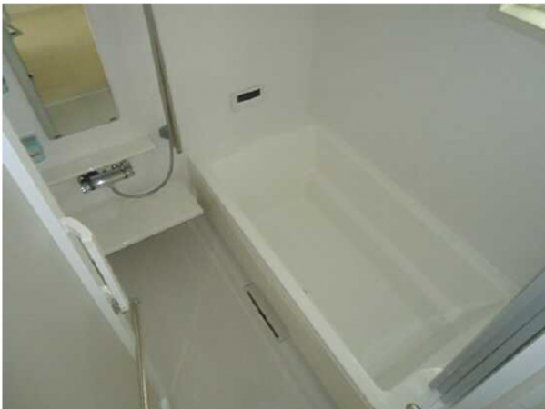 呉市本通、中古一戸建ての風呂画像です