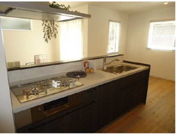 呉市宮原、中古一戸建てのキッチン画像です