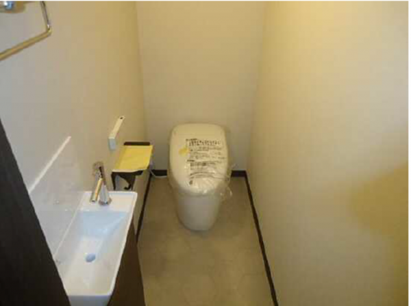 呉市宮原、中古一戸建てのトイレ画像です