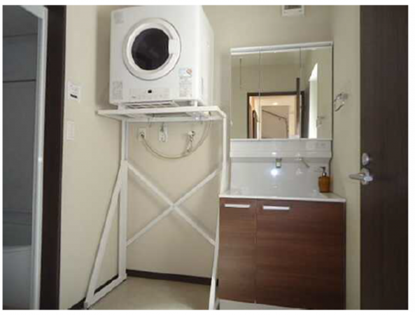 呉市宮原、中古一戸建ての洗面画像です