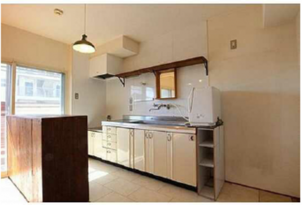 広島市西区井口鈴が台、マンションのキッチン画像です