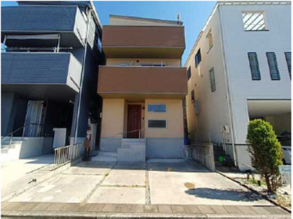 広島市南区向洋新町、中古一戸建ての外観画像です