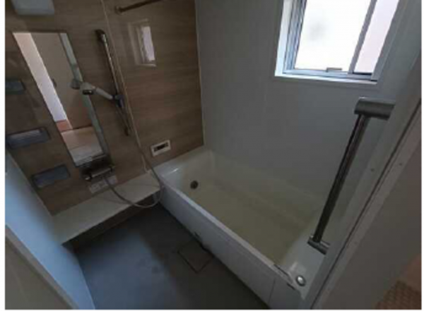 広島市南区向洋新町、中古一戸建ての風呂画像です