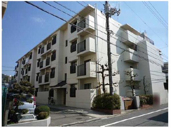 広島市南区西旭町、マンションの外観画像です